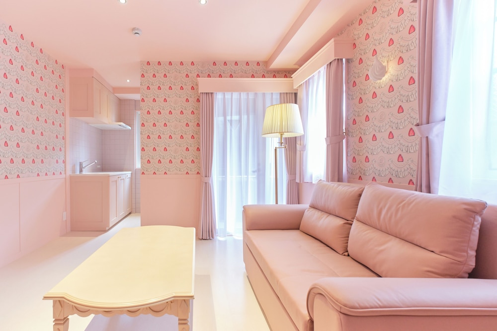 デザイン スイート 1 ベッドルーム 禁煙 バルコニー リビング エリア0 | Q-ROOMS. HARAJUKU