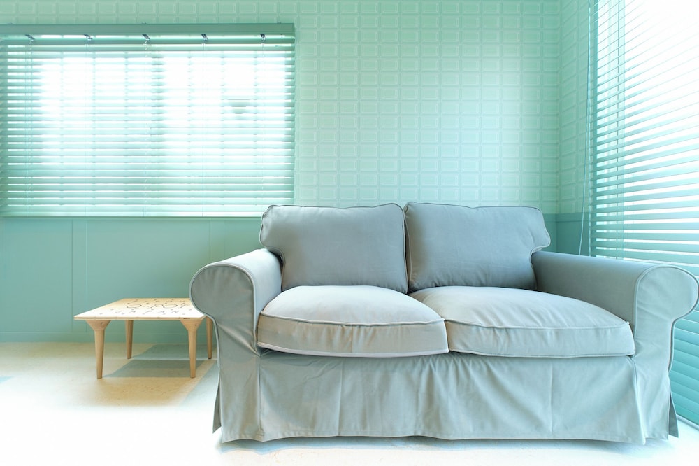 ファミリー スイート ベッド (複数台) 禁煙 バルコニー リビング エリア0 | Q-ROOMS. HARAJUKU