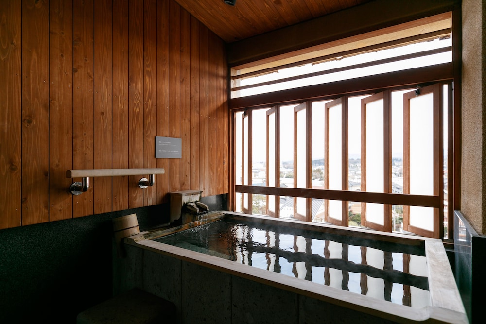 スイートA 露天風呂付 和洋室 禁煙 深めの浴槽0 | 瑠璃光