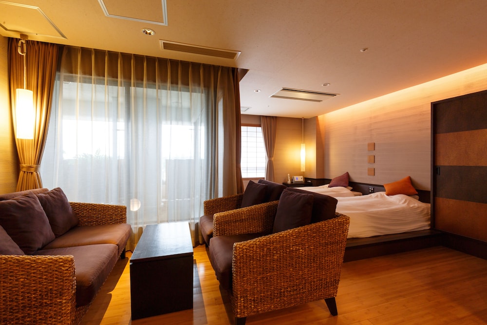 デラックス A 和洋室 禁煙 客室1 | 瑠璃光