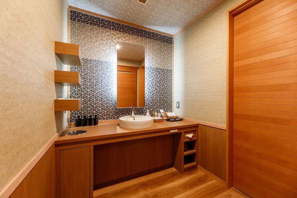 和洋室 ツインベッド 露天風呂付 禁煙 バスルーム2 | たちばな四季亭