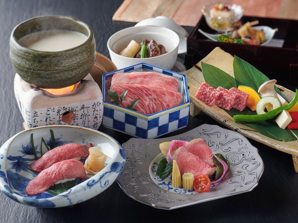 和室　露天風呂付 近江牛プラン 旅館のお食事処2 | 旅館 紅鮎