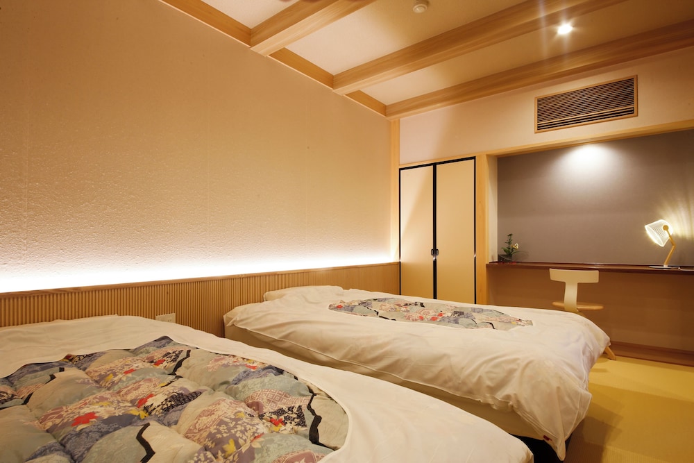 デラックス ルーム 専用バスルーム レイクビュー 客室4 | 旅館 紅鮎