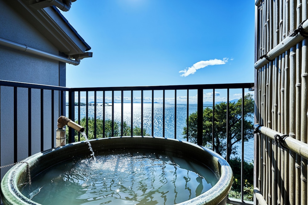 和室　露天風呂付　朝食と夕食込 バスルーム0 | 旅館 紅鮎