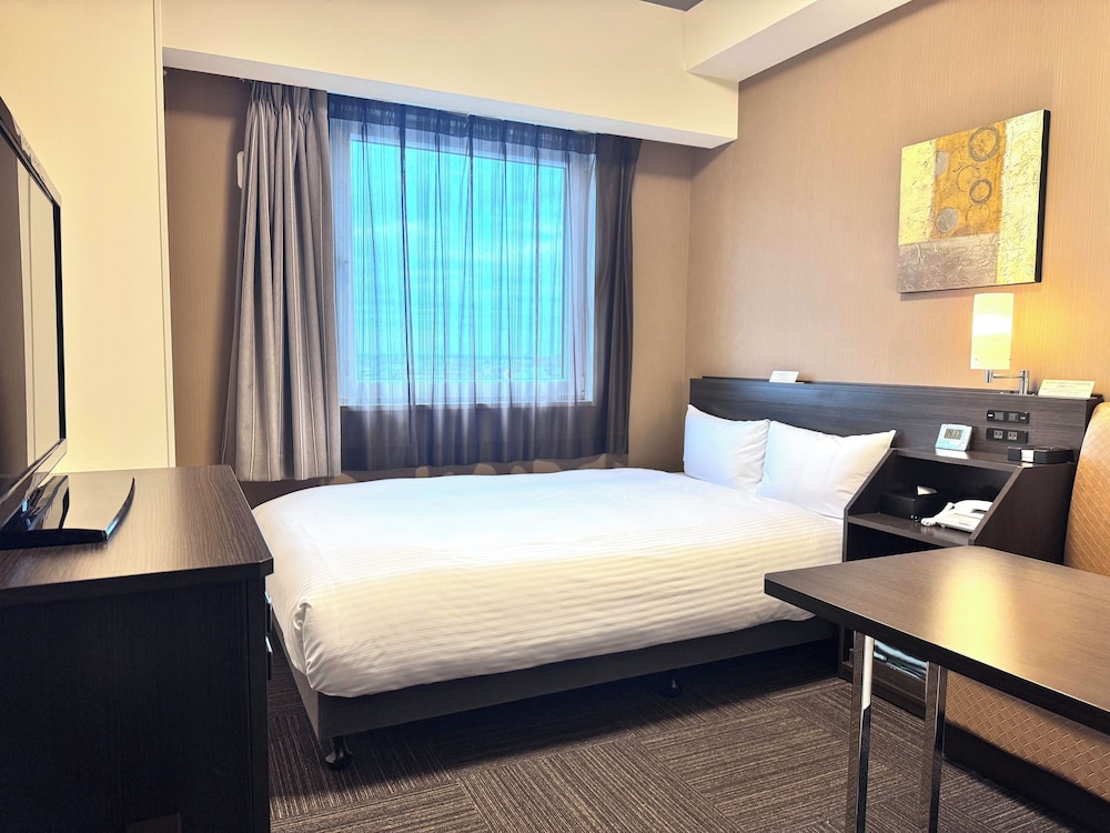 セミダブルルーム 禁煙 | ホテルルートイン伊勢原大山インター -国道 246 号-