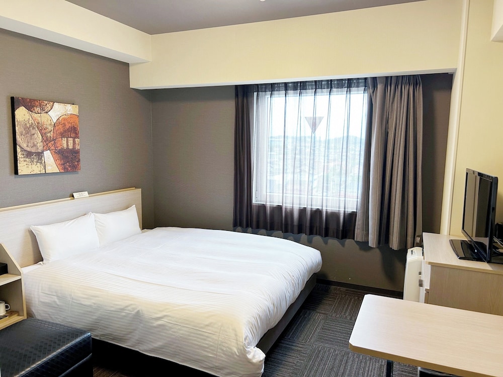 ダブルルーム 喫煙可 | ホテルルートイン伊勢原大山インター -国道 246 号-