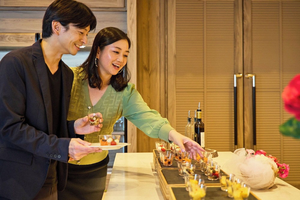 エグゼクティブフロア 禁煙 (ハースハーモニールーム ベッド2台) 専用朝食 (セミビュッフェ) & ラウンジアクセス付き エグゼクティブ ラウンジ2 | 舞浜ビューホテル by HULIC