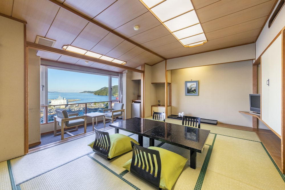 和室又和洋室 (南館) オーシャンビュー(ビュッフェスタイルディナー) | 戸田家