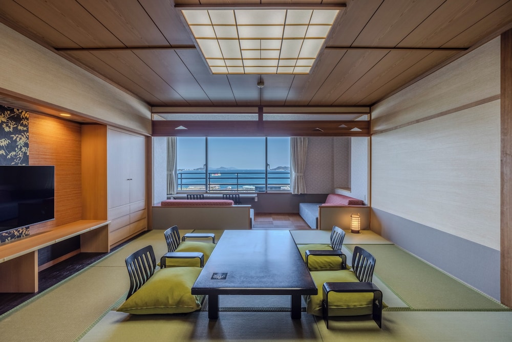和室 (嬉春亭) オーシャンビュー (ビュッフェスタイルディナー) 客室2 | 戸田家