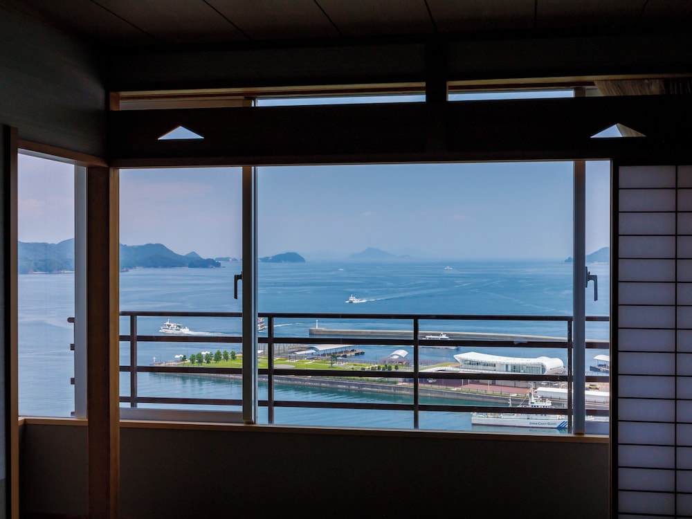 (嬉春亭) 露天風呂付和洋スイート (回転展望レストラン) 禁煙 部屋からの景観0 | 戸田家