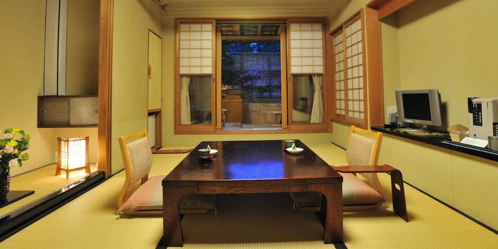 和室 (梅)　露天風呂付 客室4 | 信州渋温泉 古久屋