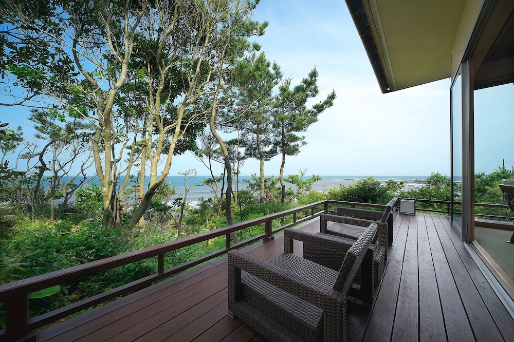 VILLA瑞鶴荘 翠月 部屋からの景観0 | ホテル別邸 海と森