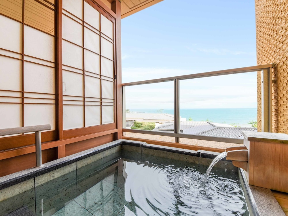 ホテル棟2階　オーシャンビュー バスルーム1 | ホテル別邸 海と森