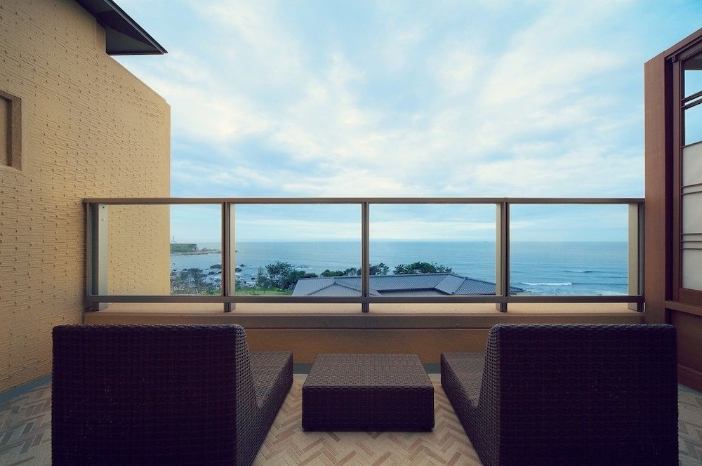 ホテル棟3階　オーシャンビュー テラス / パティオ0 | ホテル別邸 海と森