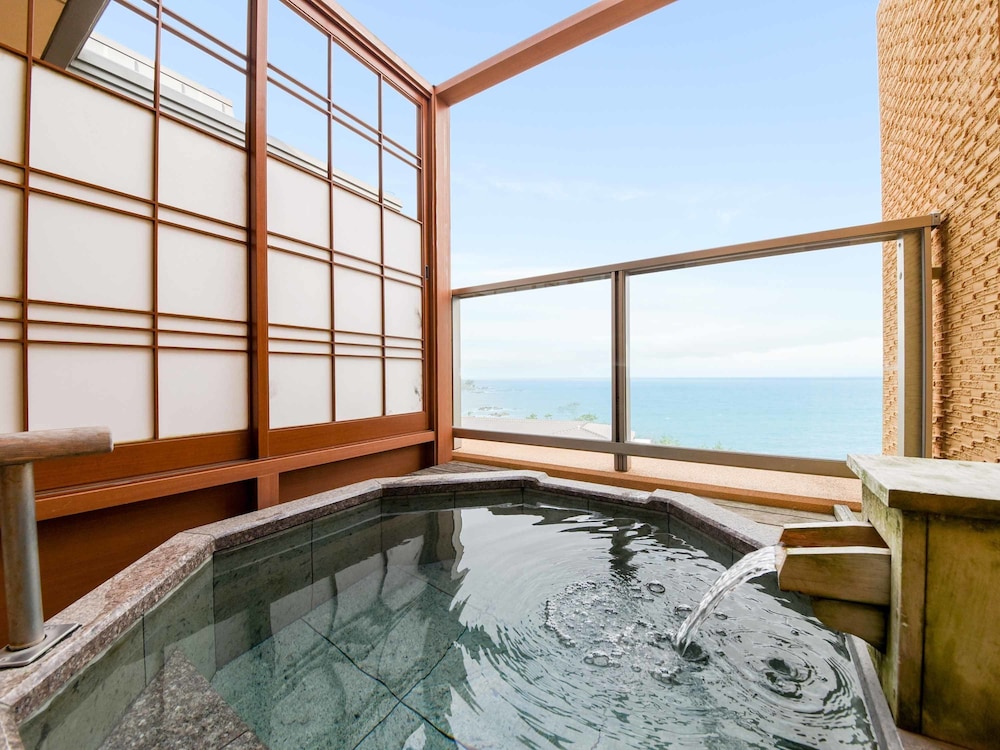 ホテル棟3階　オーシャンビュー バスルーム2 | ホテル別邸 海と森