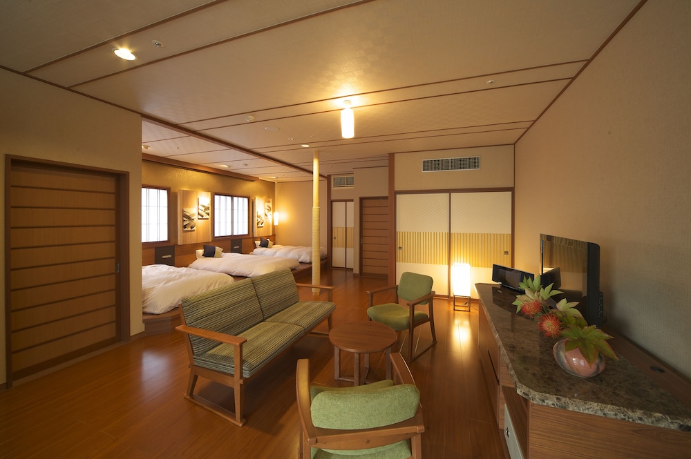 VILLA瑞鶴荘 森鄙 客室1 | ホテル別邸 海と森