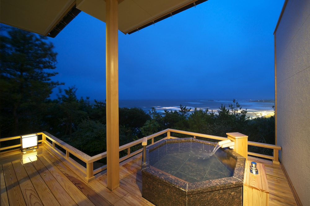 VILLA瑞鶴荘 月汐 バスルーム1 | ホテル別邸 海と森