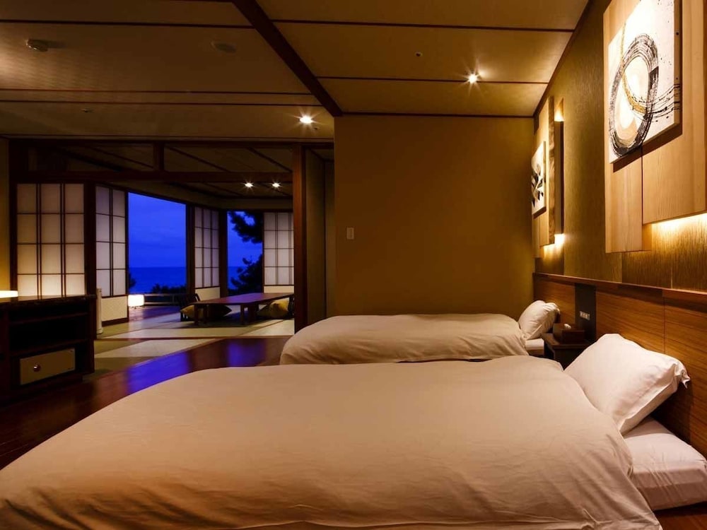 VILLA瑞鶴荘 翠月 客室2 | ホテル別邸 海と森