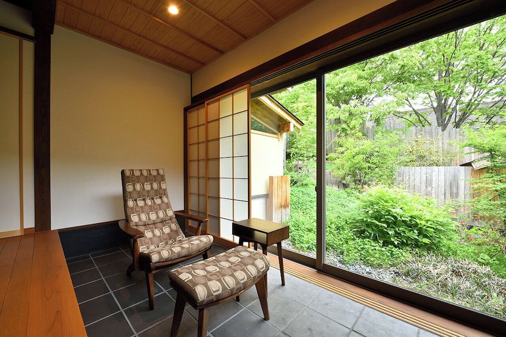 【離れ】 かいどう　露天風呂付き 禁煙 客室1 | 蛍雪の宿 尚文