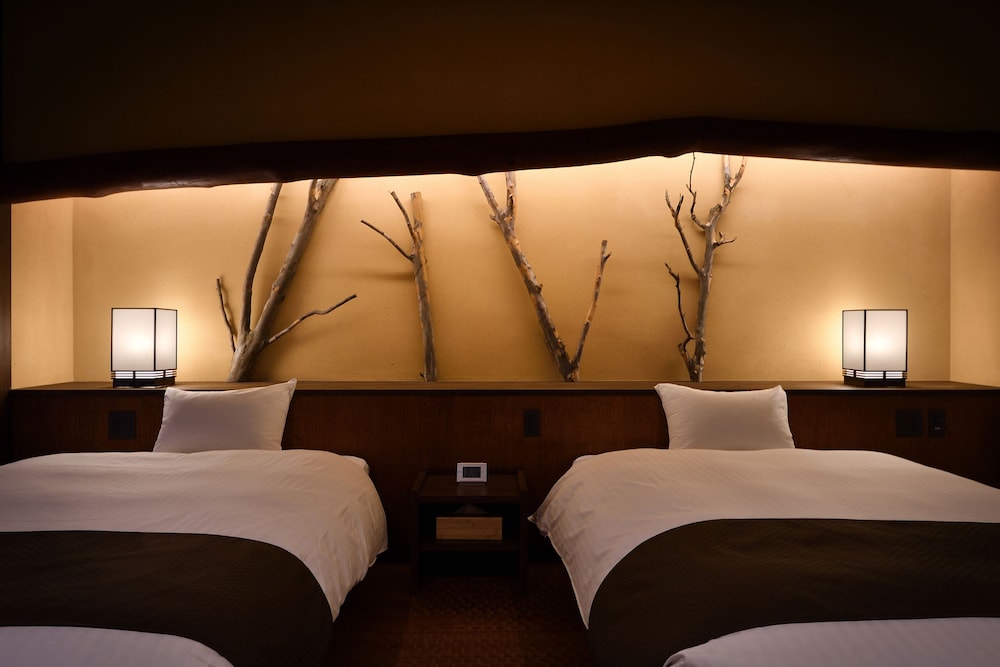 ⺟屋 露天⾵呂付き特別室 客室1 | 蛍雪の宿 尚文