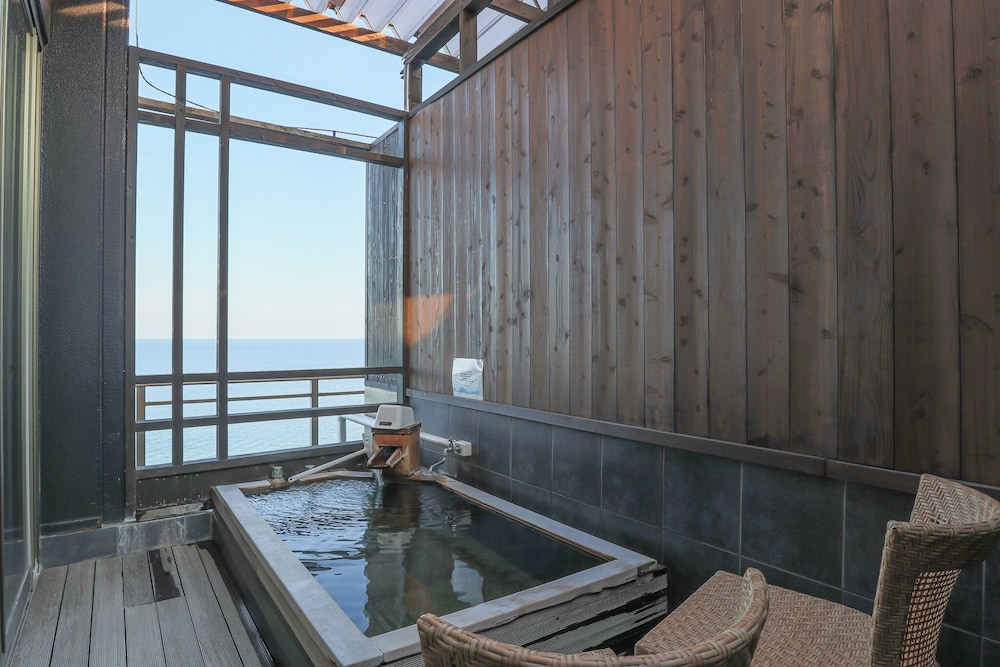 G2タイプ [晴の棟 展望離れ 5F] 「空」「虹」(ツイン 2名) バスルーム0 | AMANE RESORT SEIKAI