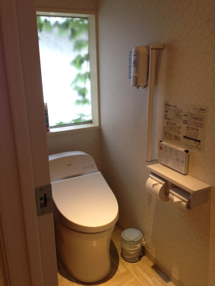 和室６畳　共有バスルーム　素泊まり バスルーム0 | 中安旅館