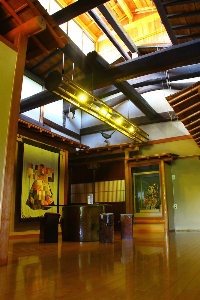 ロビー応接スペース1 | 飛騨高山癒しの宿 長五郎