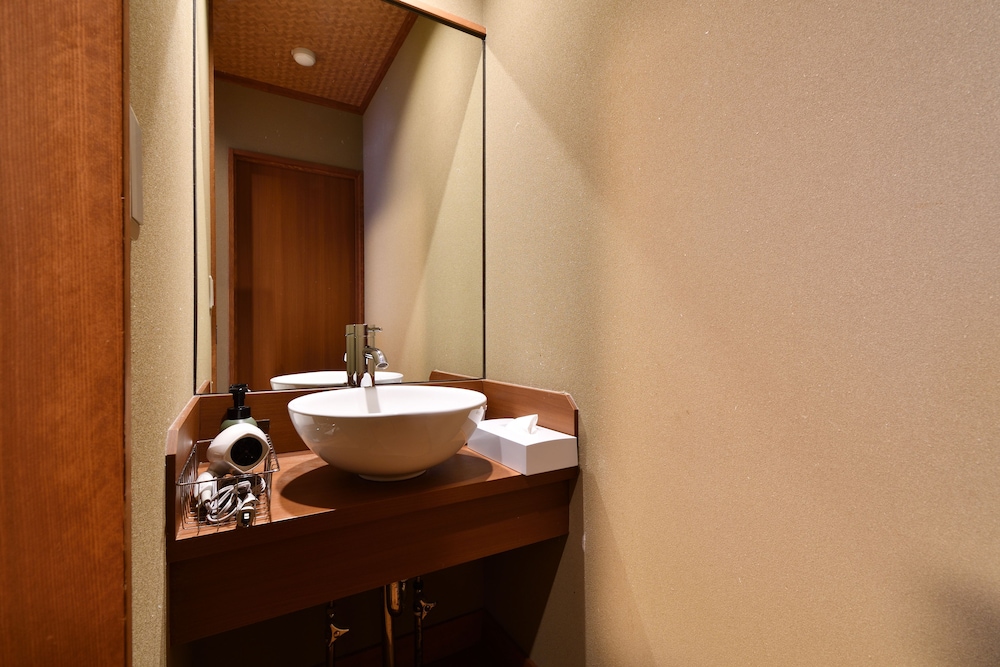 ファミリールーム 禁煙（和室） バスルームの設備0 | 草津温泉 湯畑の宿 佳乃や