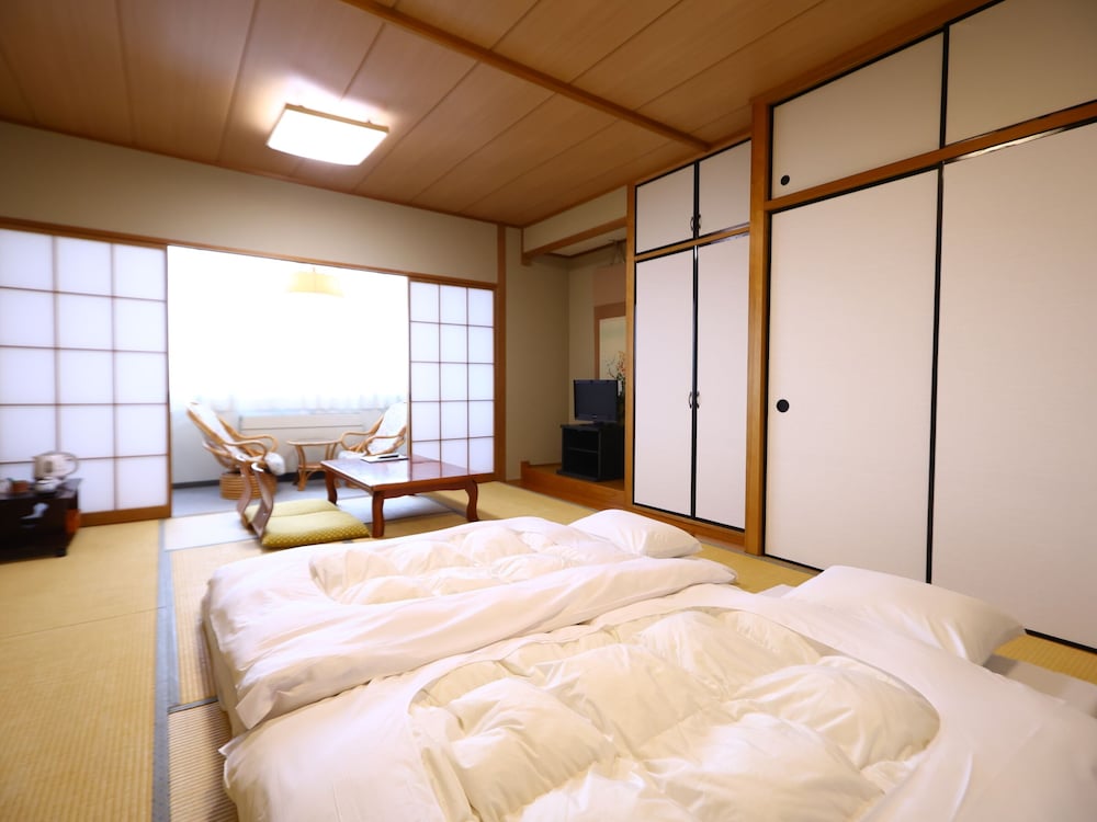 和室10畳 専用バスルーム 禁煙 山眺望 | ホテルゆだなか