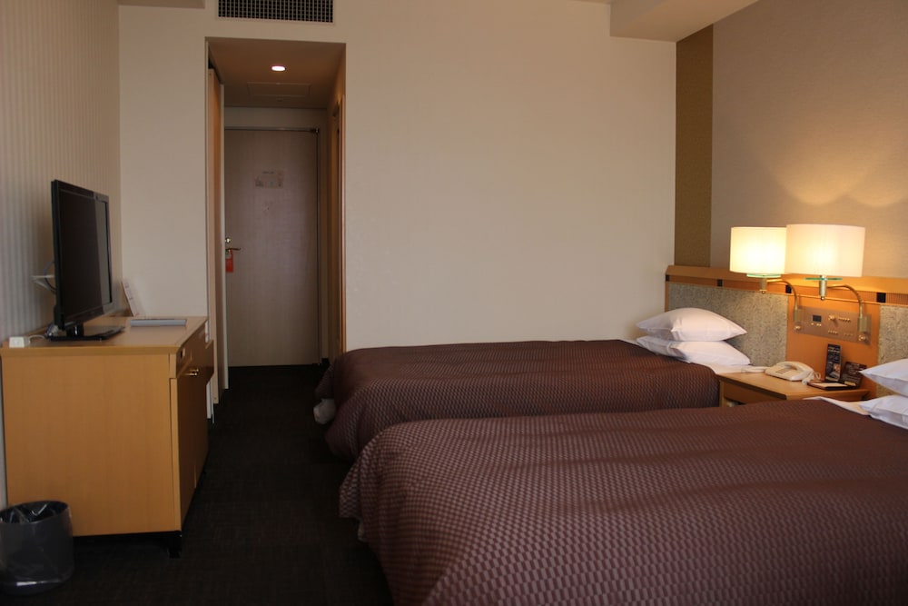 トリプルルーム　喫煙（ベッド2台＋エキストラベッド1台） 客室2 | グランドホテル白山