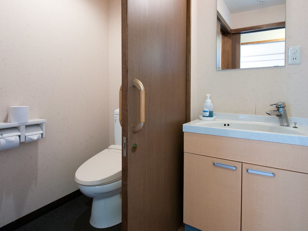 [東館] 源氏の間10畳 バスルーム0 | 谷地温泉