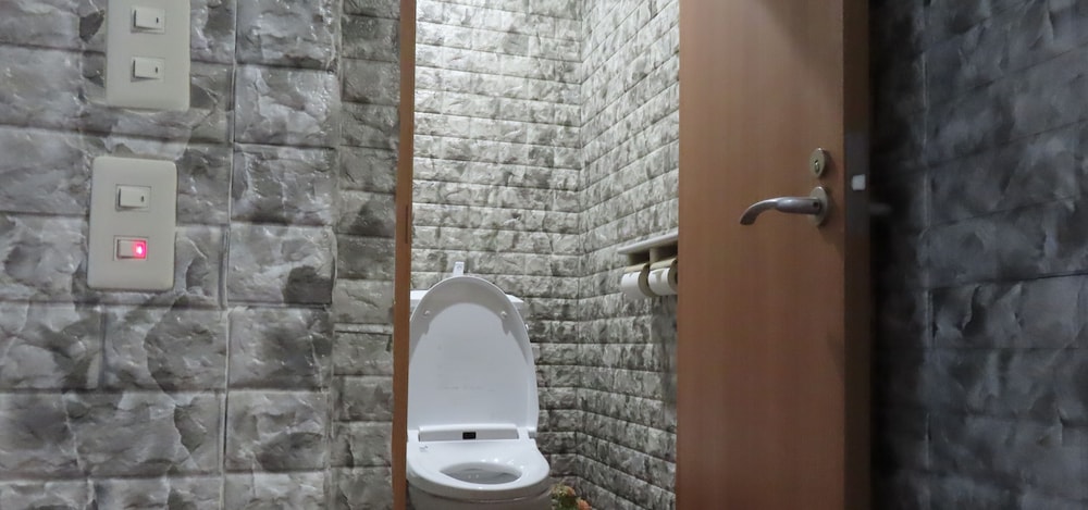 エコノミー アパートメント シティビュー バスルーム1 | ソフィアス アパートメント