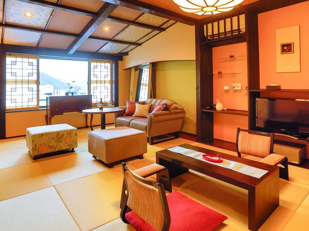 ラグジュアリー ルーム シングルベッド 2 台 | 城崎温泉 夢こやど 天望苑