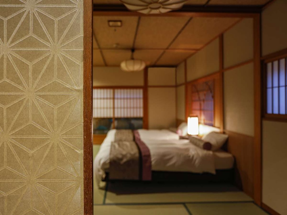 コンフォート ルーム シングルベッド 2 台 客室1 | 城崎温泉 夢こやど 天望苑