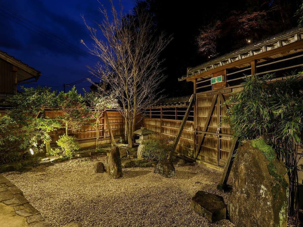 スタンダード ルーム シングルベッド 2 台 部屋からの景観0 | 城崎温泉 夢こやど 天望苑