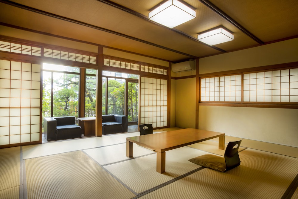 1階 和室（11歳以下は宿泊不可） 客室6 | 神風楼