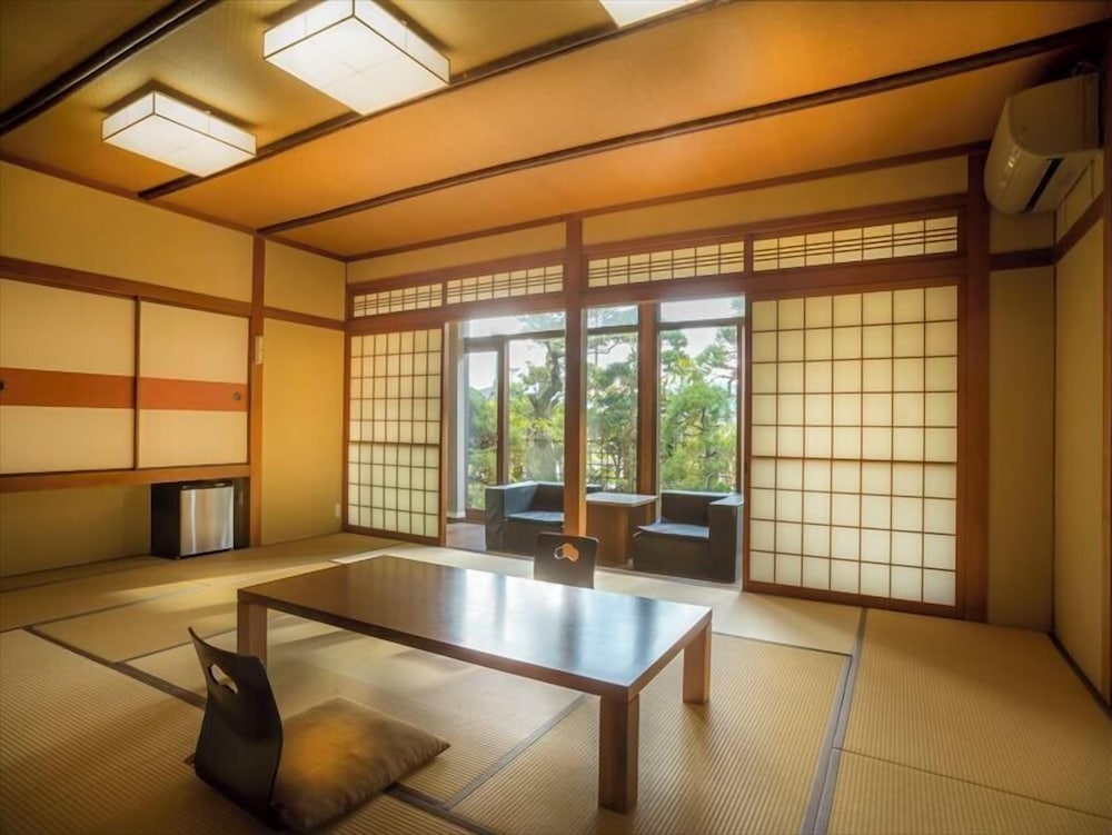 1階 和室（11歳以下は宿泊不可） 客室9 | 神風楼