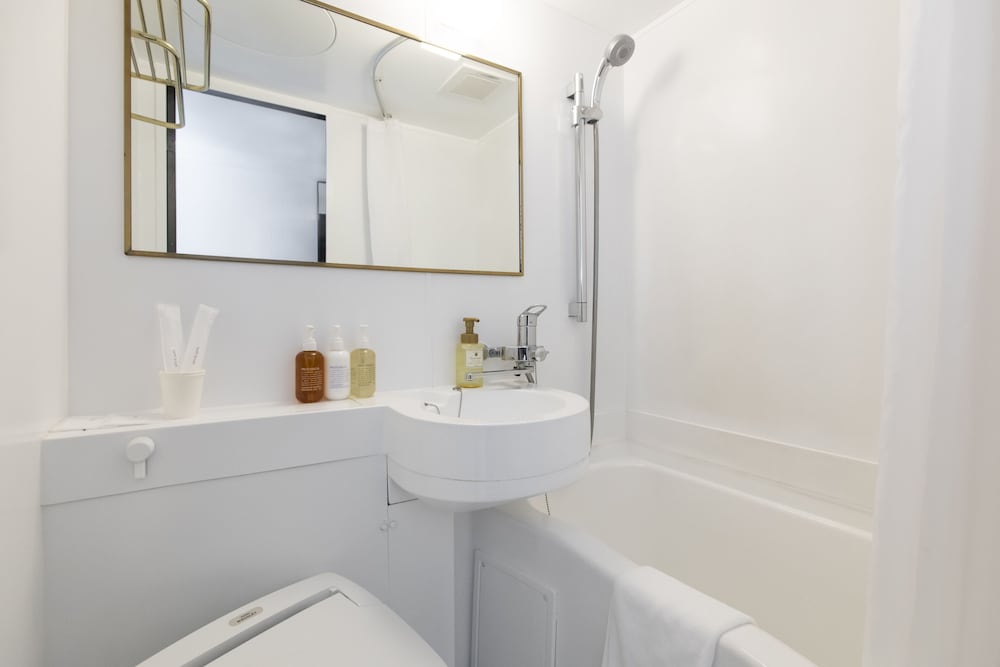 スタンダード ダブルルーム 禁煙 バスルーム1 | エスティネートホテル那覇