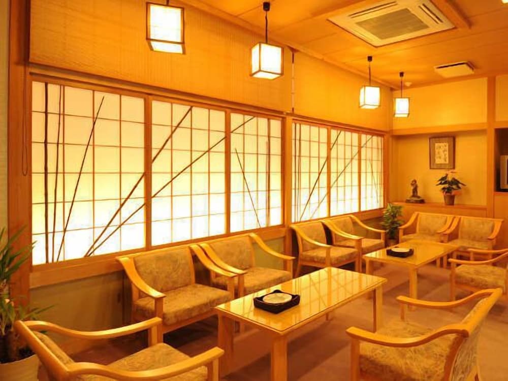 ロビーラウンジ1 | ホテル圓山荘 西乃館