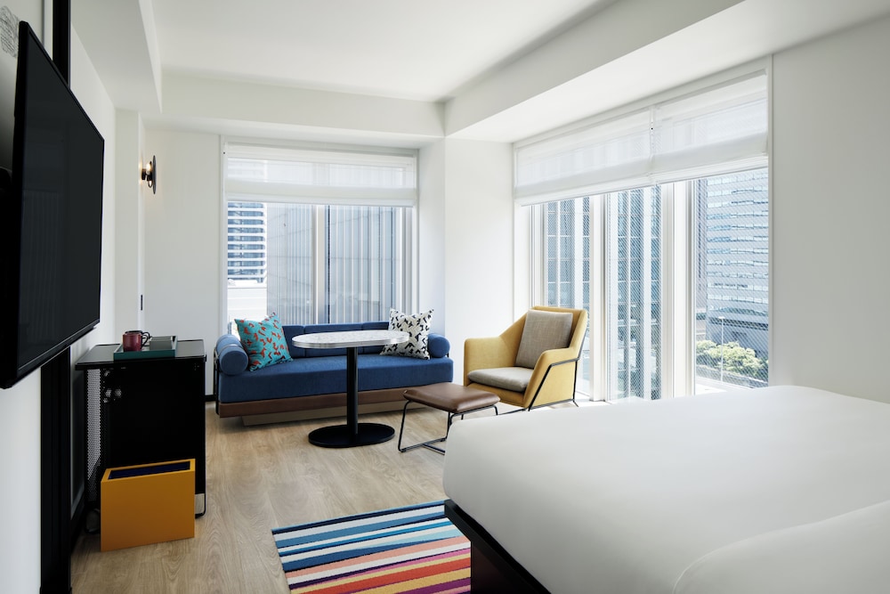 デラックス ロフト クイーンベッド 1 台ソファーベッド付き 禁煙 客室の設備とサービス4 | アロフト大阪堂島