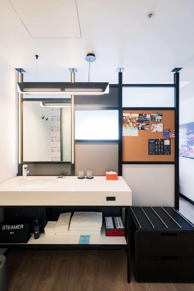 デラックス ロフト クイーンベッド 1 台ソファーベッド付き 禁煙 客室5 | アロフト大阪堂島