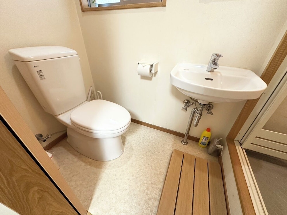 和室スタンダードルーム バスルーム1 | ハウス池袋