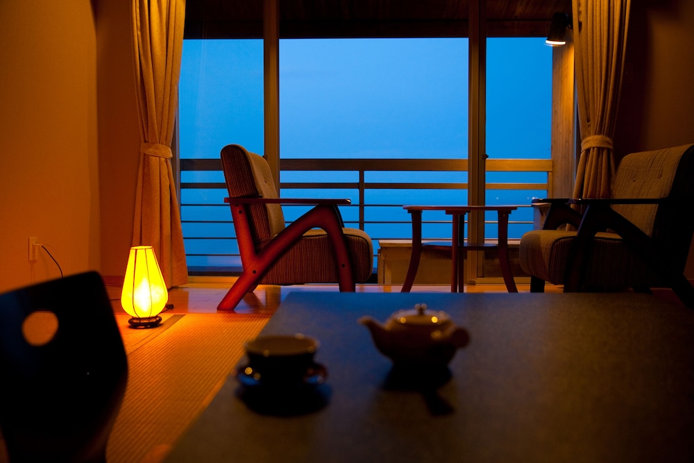 和室　デラックスルーム オーシャンビュー　足湯付 客室2 | 天空湯房 清海莊