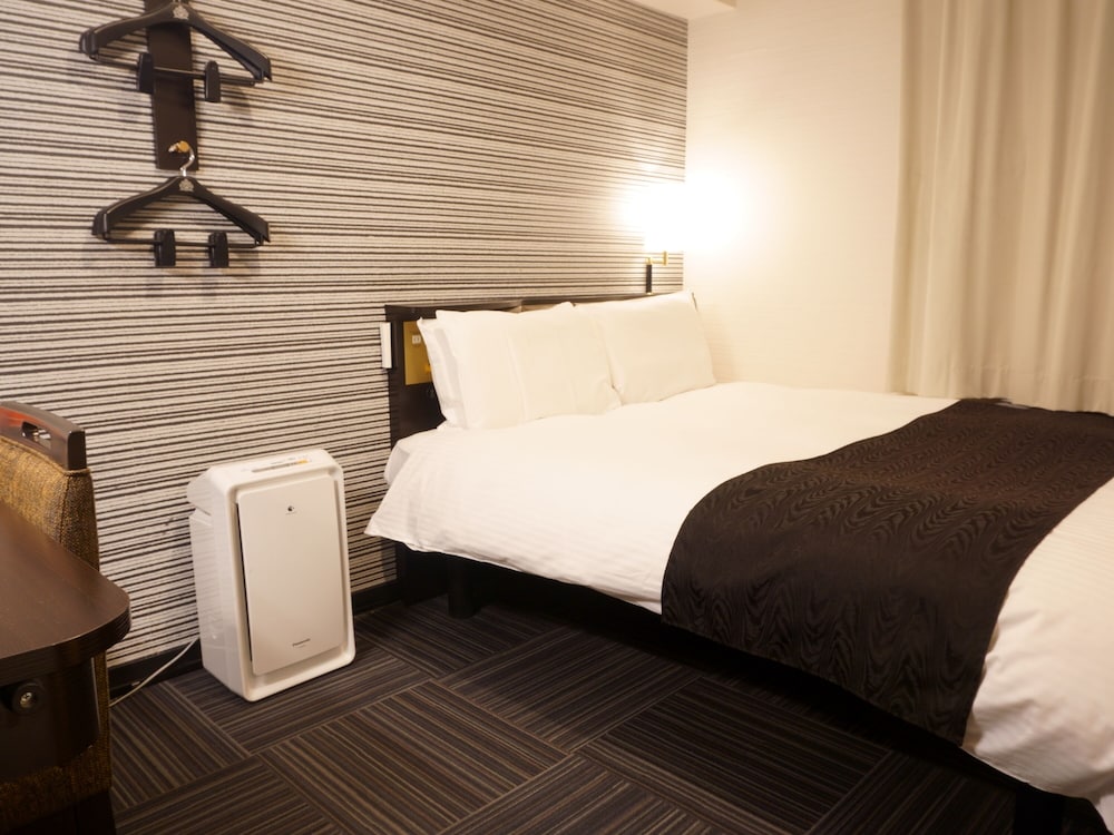 ダブルルーム喫煙可 | アパホテル〈本八戸〉