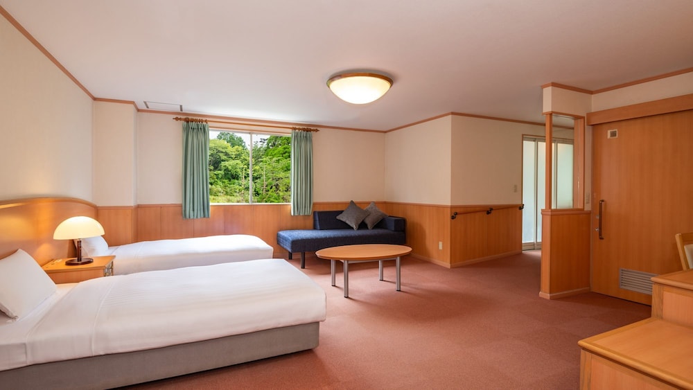 アクセシブルルーム (ツインベッド) 48m² 禁煙 | 霧島国際ホテル