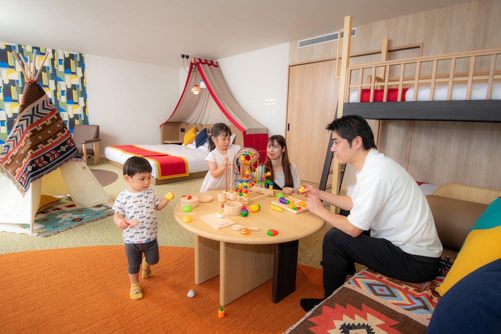 キッズデラックスルーム (湯けむりビュー) 64m² 禁煙 客室1 | 霧島国際ホテル