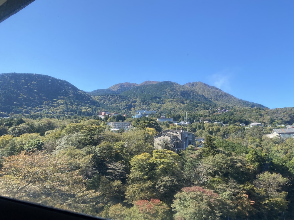 月見台付きの角部屋 客室6 | 四季の湯座敷 武蔵野別館