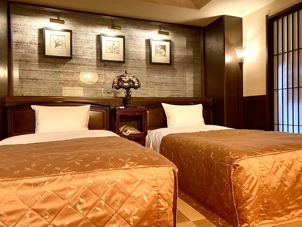 [坐忘] 翁草　和室 (8帖＋8帖)　露天風呂付 客室2 | 四季の湯座敷 武蔵野別館