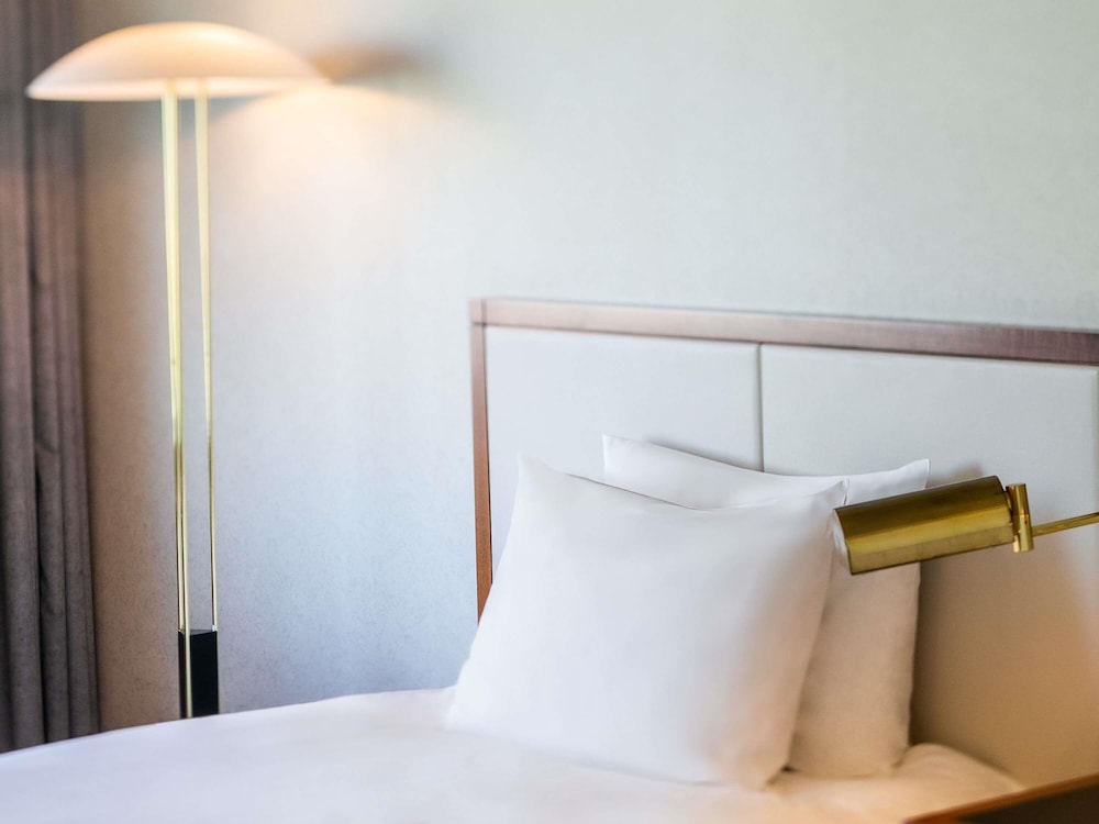 クラシック ルーム シングルベッド 2 台 マウンテンビュー | グランドメルキュール琵琶湖リゾート & スパ