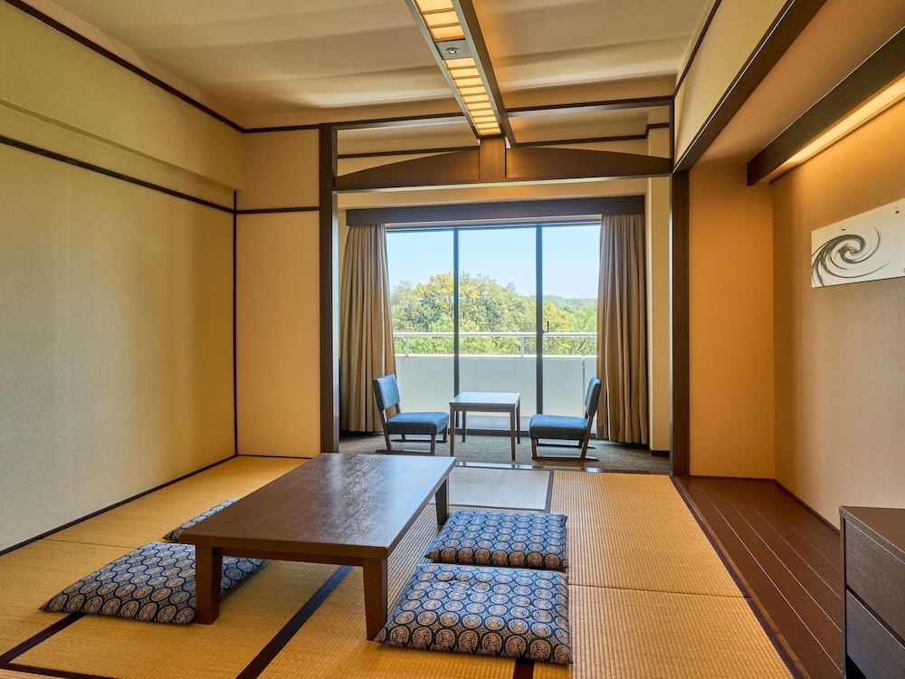 クラシックルーム　和室　マウンテンビュー | グランドメルキュール淡路島リゾート & スパ